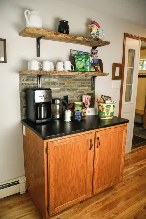 Cozy 4Br Mountain Home Near Sugarbush, Beside the Original Lawson's Brewery Отели рядом с достопримечательностью «Шугарбуш Резорт»