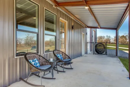 "The Little Ass Apartment Country Retreat Getaway!