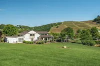 Pet Friendly NC Cabin with Beautiful Views and Hot Tub near West Jefferson.