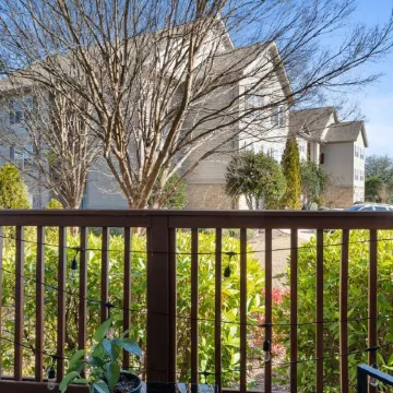 Lakeside Clemson Condo With 4K/Surround Sound/Xbox/Coffee Bar/Private Bathrooms