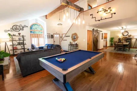 Hot Tub, Pool, Game Room and more fun for the whole family