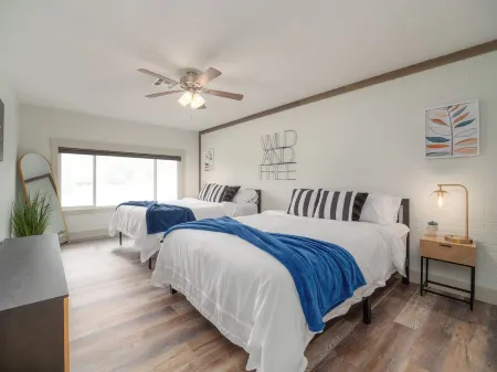 Indigo Collective - Modern Comfort & Bold Design