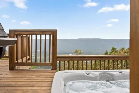 Mountain’s Edge by Appalachian A-Frames, Mountain View, Hot Tub, WiFi Отели в г. Трентон