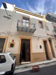 Via Grotte House Fully Renovated Modern, Central and 3 min walk to Train La Certosa 주변 호텔