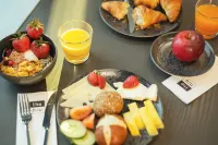 Holiday Inn - the niu, FLUX PASSAU by IHG - breakfast