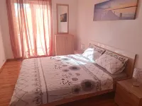 Family apartment with a sea view Hotels in Susanj