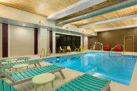 Home2 Suites by Hilton Portland Airport or