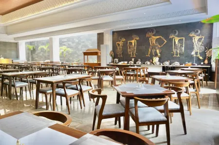 The Malioboro Hotel and Conference Center Отели в г. Gedong Tengen