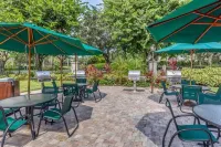 NEW Luxury 2 BR plus den in Greenlinks Condo totally remodeled!