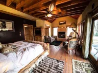 Fly Fisherman's Lodge on the Bitterroot River, Lolo Mt Hotels in Lolo