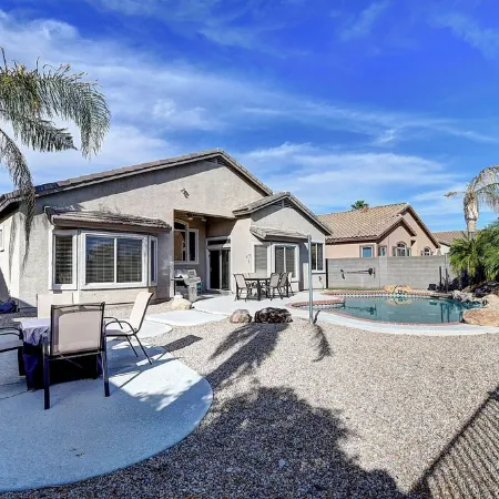 Spacious 4-bedroom house in marvelous Gilbert!