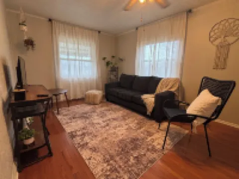 Small Quaint 2-bedroom house in Beckley with WiFi.