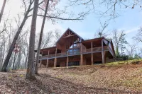 Luxurious Mountain Getaway w/ Pool and Sauna! Sleeps 20 - Jacuzzi
