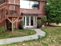 Country feel, w/ all amenities, close to winery, restaurants, shops, & freeway! Hotels near We Rock the Spectrum