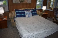Diamond Lake Island Cabin