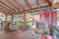 Train Caboose w/ Upscale Amenities Minutes to Waynesville & Asheville