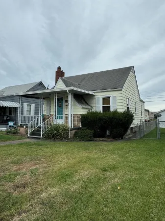 Charming 2-bedroom Bungalow - Close to Everything!