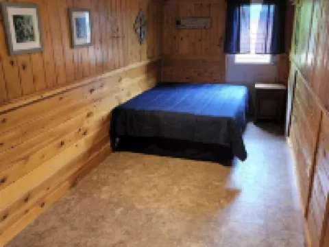 1 Bedroom house with direct trail access Hotels in Errol