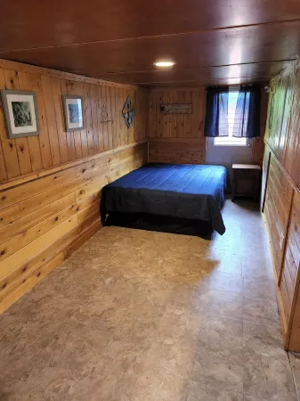 1 Bedroom house with direct trail access