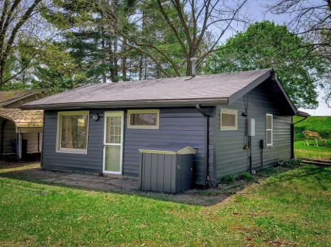 Easton Lake Retreat – Cozy Cottage & Hot Tub