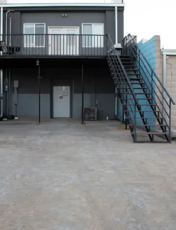 The Loft on Main. Cozy 2-bedroom apartment in Chelsea with all the amenities. Hotels in 