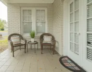 6 Bed Cloverdale Charm w/ 2 Kitchens & Large Yard