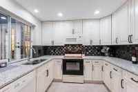 Bright Spacious Comfort  Medical Center