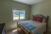 Family Friendly - On Ten Acres 3 Miles to Town - Stunning Views and Country Feel Hotels near Kebler Pass