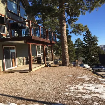 Summit Lodge- Relaxation with Spectacular Views of the Hills- 3 mi. to Deadwood~