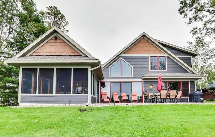 Ivy Lane is located on Crosslake of the Whitefish Chain of Lakes