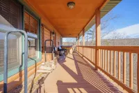 Cast Iron Cabin - Hot Tub & Mountain View - Near Chattanooga