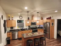 The Carnelian Condo- Centrally Located 2 Bedroom Condo in Ponderay Hotels in Ponderay