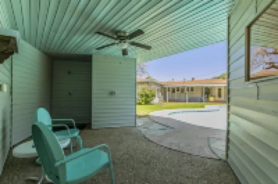 Belle of Belton-Spacious/Central Location/Pool/Hot Tub/Game Room w/ Pool Table