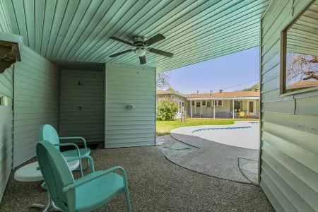 Belle of Belton-Spacious/Central Location/Pool/Hot Tub/Game Room w/ Pool Table