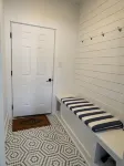 Chic Southampton Getaway w/Heated Pool. Minutes away from village & beach.