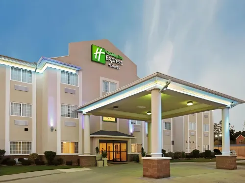 Holiday Inn Express & Suites MAGNOLIA-LAKE COLUMBIA by IHG