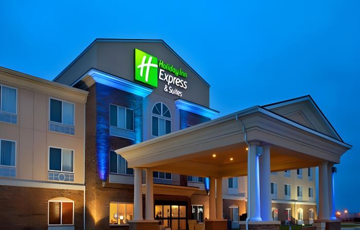 Holiday Inn Express & Suites NEVADA by IHG