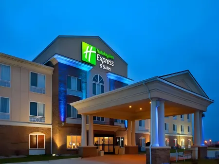 Holiday Inn Express & Suites NEVADA by IHG