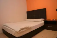 GF Wonderful Hotel Hotels near Kukup Fisherman Jetty (LKM)