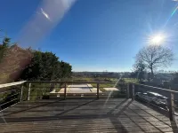 Gîte Jumapi : family gîte with swimming pool for 10 people - 15 min Futuroscope Hôtels à : Fontaine-le-Comte