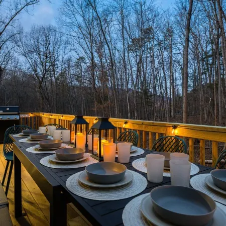 Modern Family Luxury, 6br, 5 bath, WOW factor! Sauna, Hot Tub, Game rms FirePit!