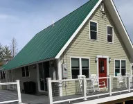 Sebago Lake, ME  Lakeside Hot Tub just renovated