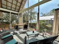 Spacious Home with Water Views Hotels in Cedar Key