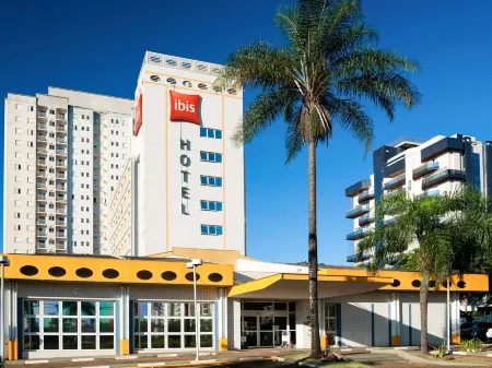 Ibis Sao Carlos Отели в г. Сан-Карлус