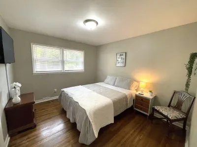 Stay @ The Argonne/Remodeled & 15 min to DT