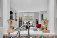 Views! Cozy, Private 3Br Condo with Lake Access!