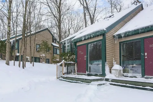 Cozy 1 bedroom condo nestled in the heart of The Laurel Highlands.
