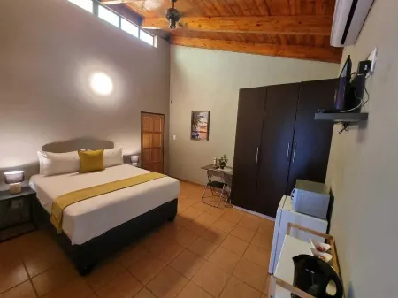 Tee Cee Marvelous Guesthouse