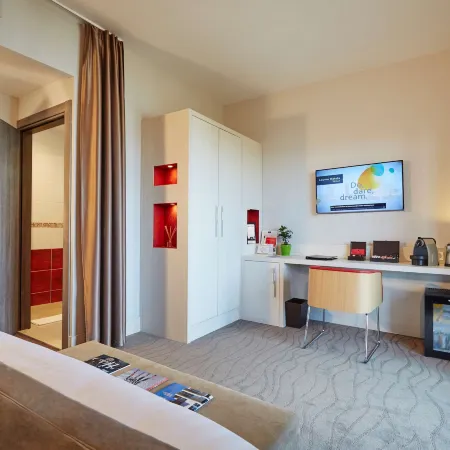 Kyriad Prestige Lyon Est - Saint Priest Eurexpo Hotel and Spa