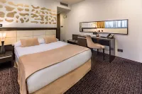 Hotel Diplomat Отели в г. Загреб